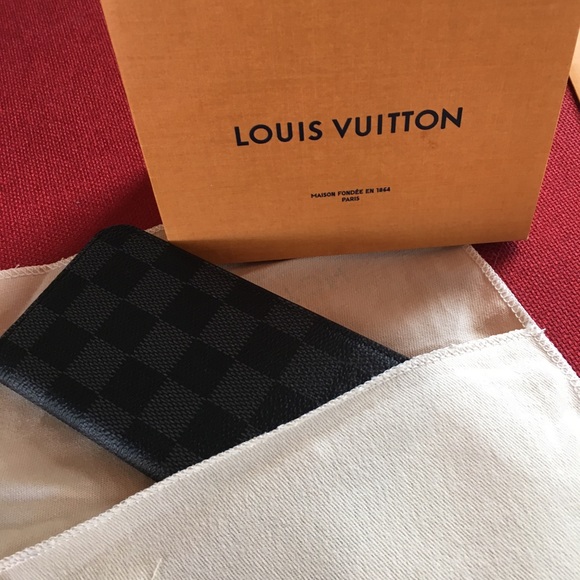 Louis Vuitton iPhone Folio (7/8) - Picture 6 of 6